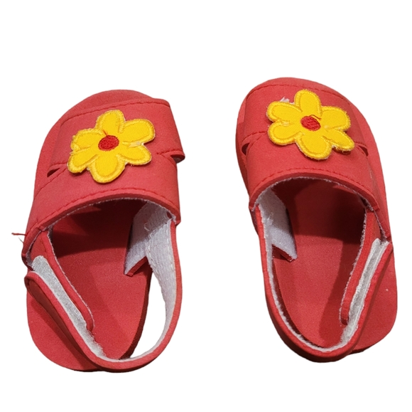 Red and yellow flower infant baby girl velcro strap sandals, summer shoes, 3-6m - Picture 5 of 6